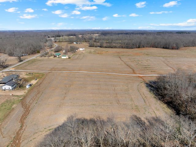 52 Hotel Rd, Flintville, TN 37335