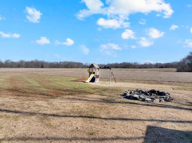 52 Hotel Rd, Flintville, TN 37335