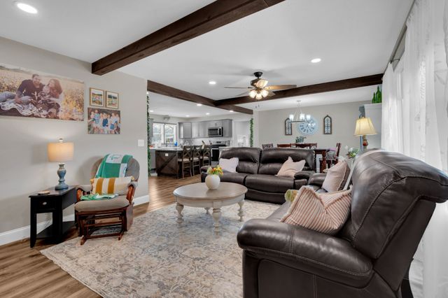 52 Hotel Rd, Flintville, TN 37335