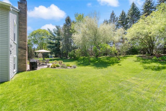 9 Falling Brook Road, Perinton, NY 14450