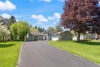 9 Falling Brook Road, Perinton, NY 14450