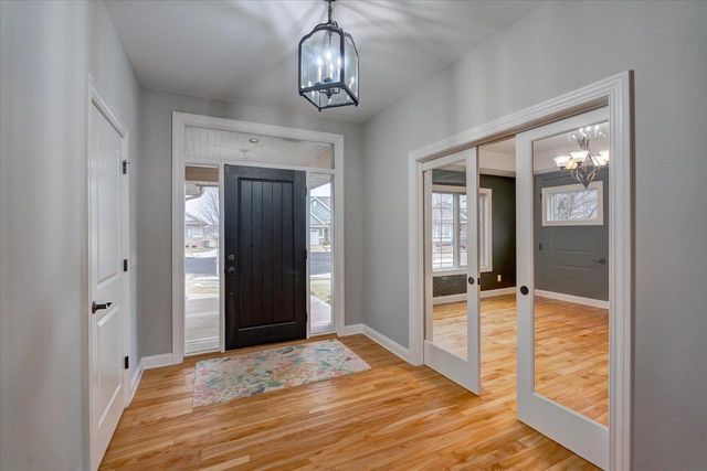 1406 Emerald Court, Waunakee, WI 53597