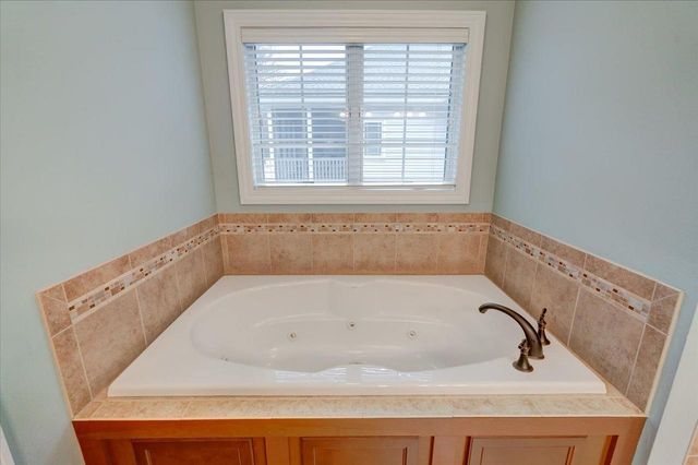 1406 Emerald Court, Waunakee, WI 53597