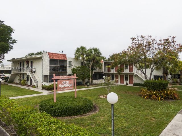 8701 SW 141st Street L5, Palmetto Bay, FL 33176