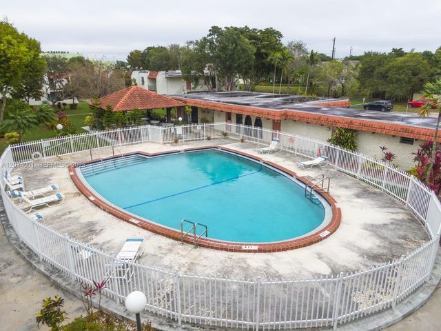 8701 SW 141st Street L5, Palmetto Bay, FL 33176