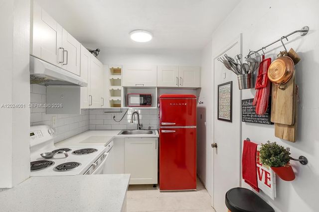 8701 SW 141st Street L5, Palmetto Bay, FL 33176
