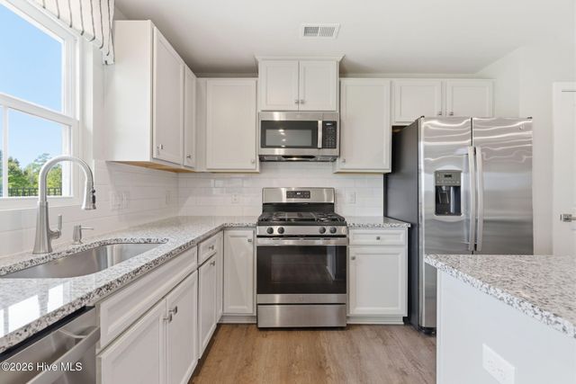 1123 Middle Crest Drive NE, Bolivia, NC 28422