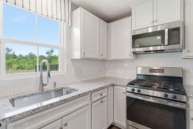 1123 Middle Crest Drive NE, Bolivia, NC 28422