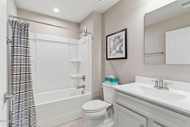 1123 Middle Crest Drive NE, Bolivia, NC 28422