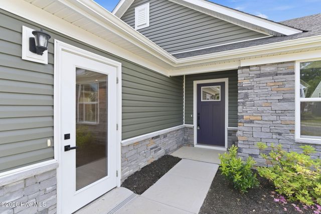 1123 Middle Crest Drive NE, Bolivia, NC 28422