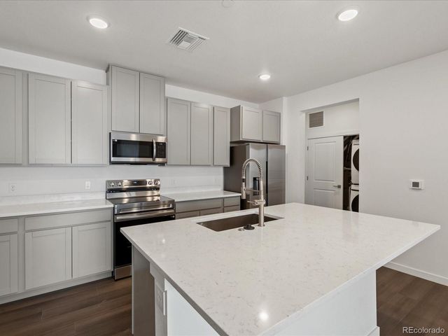 6153 N Ceylon Street 304, Denver, CO 80249