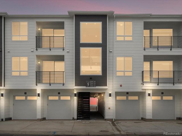 6153 N Ceylon Street 304, Denver, CO 80249