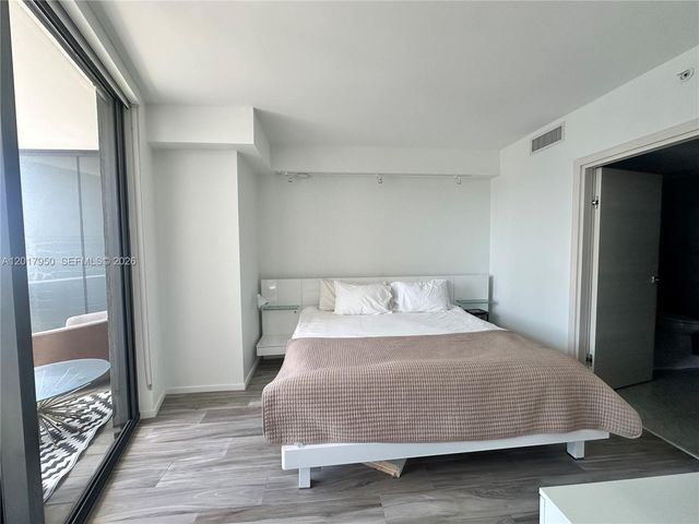 801 S Miami Ave 2804, Miami, FL 33130