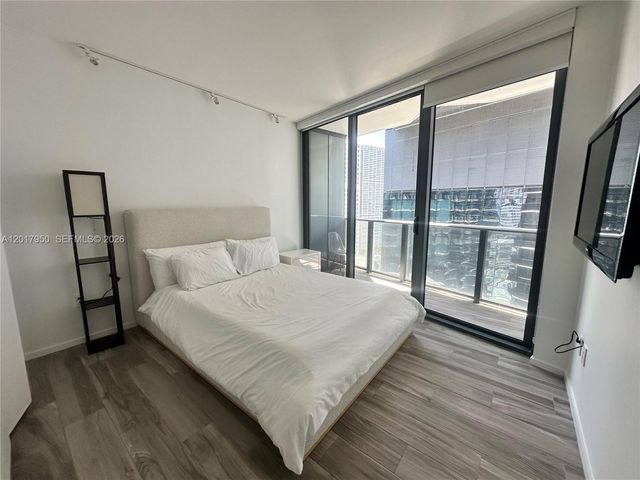 801 S Miami Ave 2804, Miami, FL 33130
