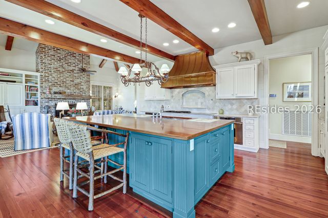 28 Gull Point Rd, Hilton Head Island, SC 29928