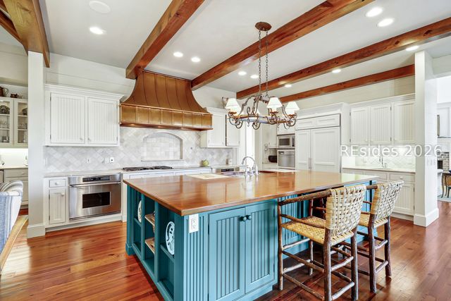 28 Gull Point Rd, Hilton Head Island, SC 29928