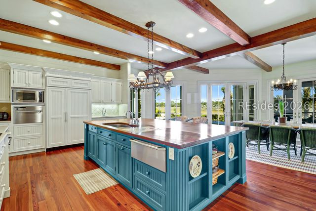 28 Gull Point Rd, Hilton Head Island, SC 29928