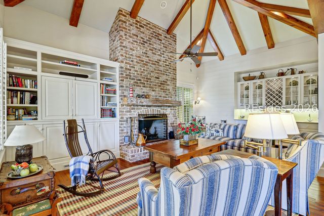 28 Gull Point Rd, Hilton Head Island, SC 29928