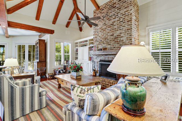 28 Gull Point Rd, Hilton Head Island, SC 29928