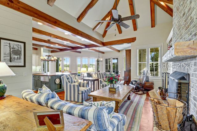 28 Gull Point Rd, Hilton Head Island, SC 29928