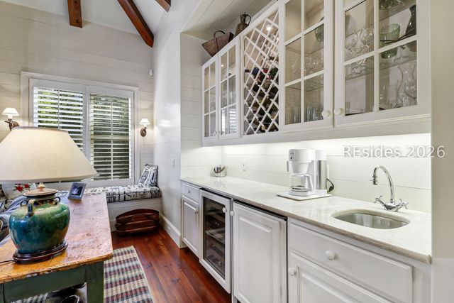 28 Gull Point Rd, Hilton Head Island, SC 29928