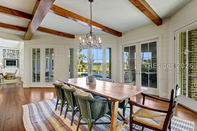 28 Gull Point Rd, Hilton Head Island, SC 29928