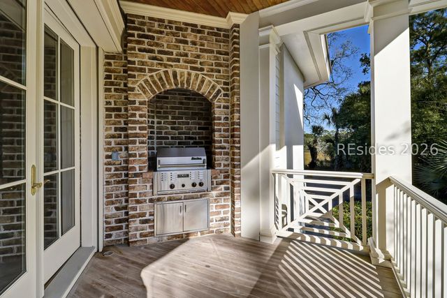 28 Gull Point Rd, Hilton Head Island, SC 29928