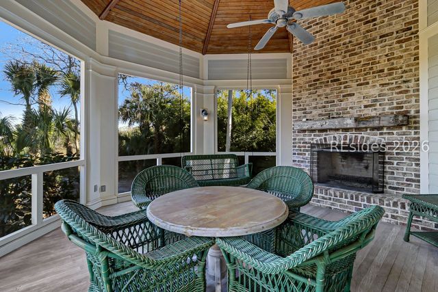 28 Gull Point Rd, Hilton Head Island, SC 29928