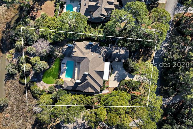 28 Gull Point Rd, Hilton Head Island, SC 29928