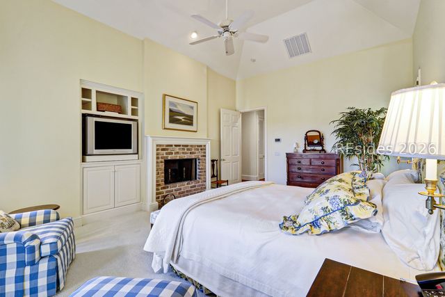 28 Gull Point Rd, Hilton Head Island, SC 29928