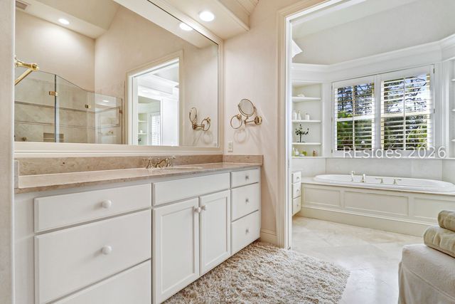 28 Gull Point Rd, Hilton Head Island, SC 29928