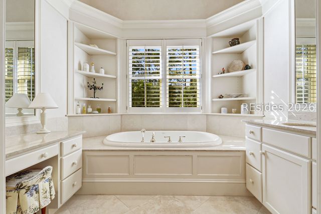 28 Gull Point Rd, Hilton Head Island, SC 29928