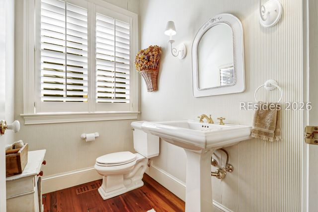 28 Gull Point Rd, Hilton Head Island, SC 29928