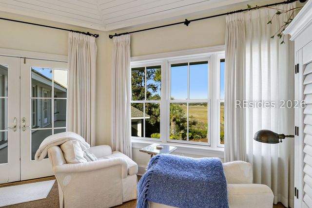 28 Gull Point Rd, Hilton Head Island, SC 29928