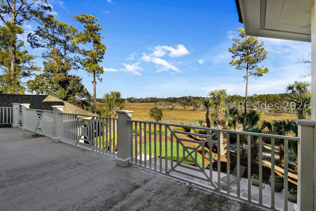 28 Gull Point Rd, Hilton Head Island, SC 29928