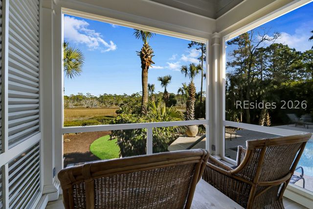 28 Gull Point Rd, Hilton Head Island, SC 29928