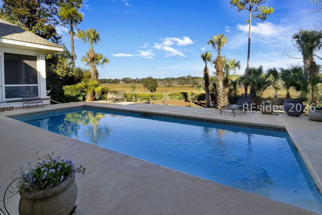 28 Gull Point Rd, Hilton Head Island, SC 29928