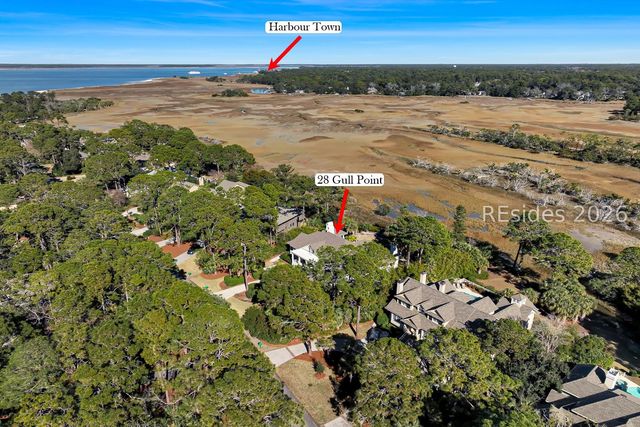 28 Gull Point Rd, Hilton Head Island, SC 29928