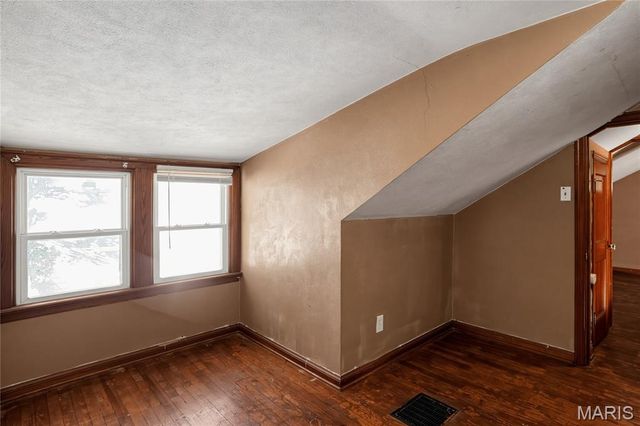 300 S Clark Avenue, Ferguson, MO 63135