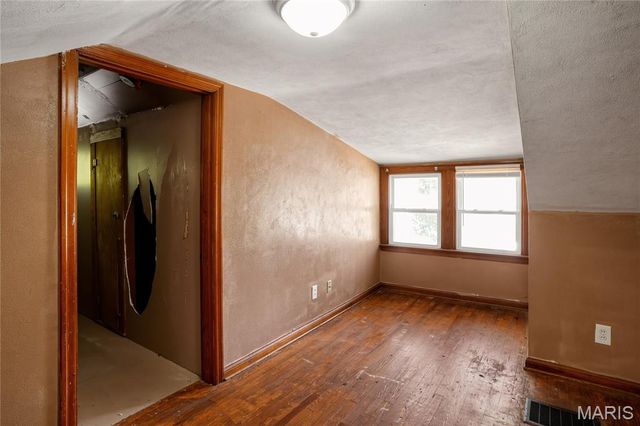 300 S Clark Avenue, Ferguson, MO 63135