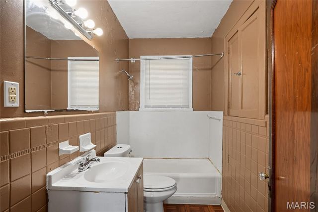300 S Clark Avenue, Ferguson, MO 63135