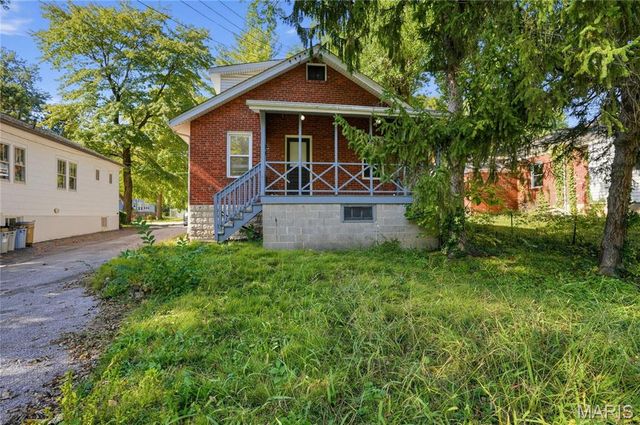 300 S Clark Avenue, Ferguson, MO 63135