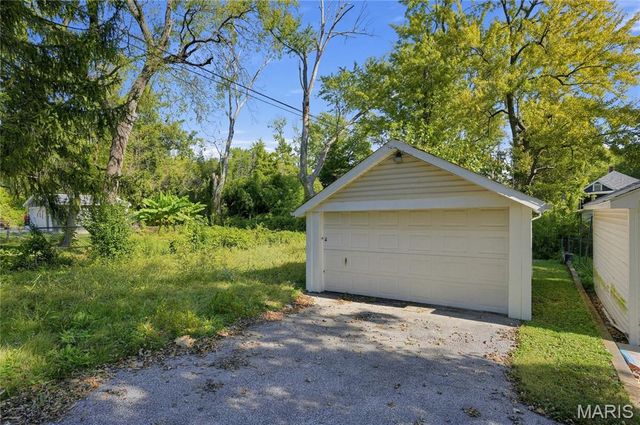 300 S Clark Avenue, Ferguson, MO 63135