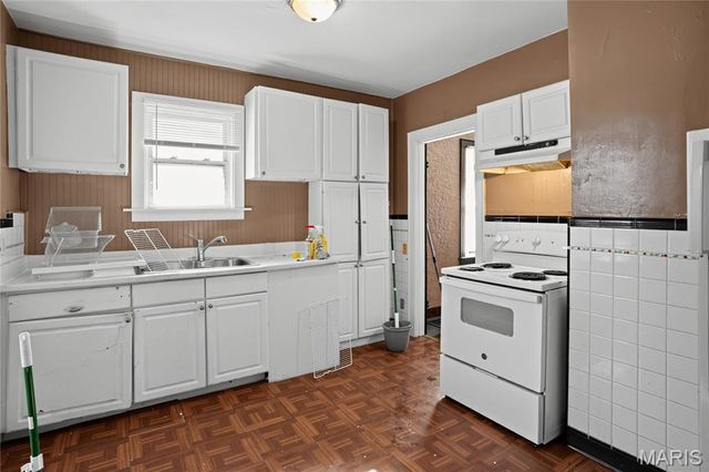 300 S Clark Avenue, Ferguson, MO 63135