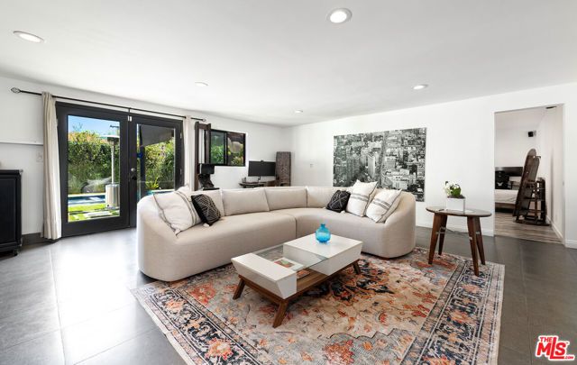 11172 Braddock Drive, Culver City, CA 90230