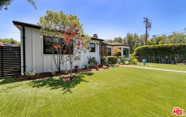 11172 Braddock Drive, Culver City, CA 90230