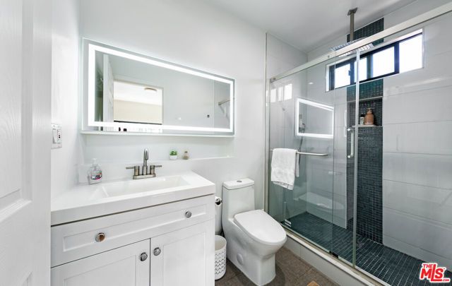 11172 Braddock Drive, Culver City, CA 90230