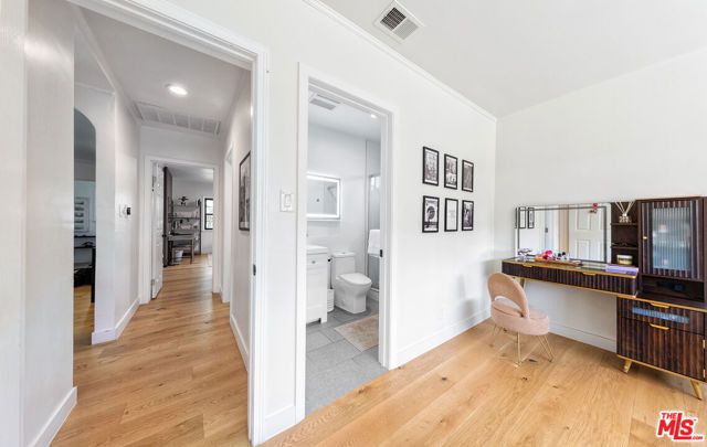 11172 Braddock Drive, Culver City, CA 90230