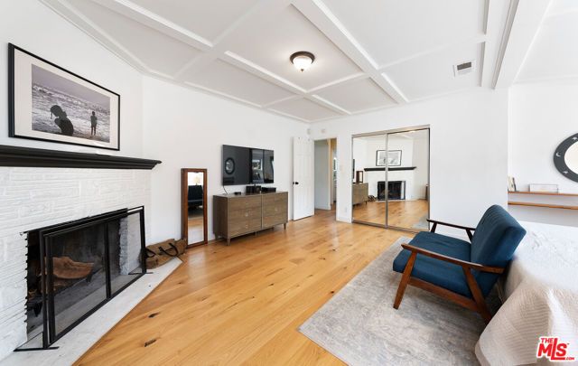 11172 Braddock Drive, Culver City, CA 90230