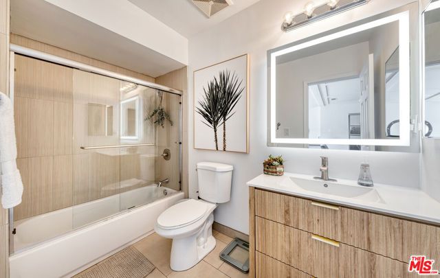 11172 Braddock Drive, Culver City, CA 90230